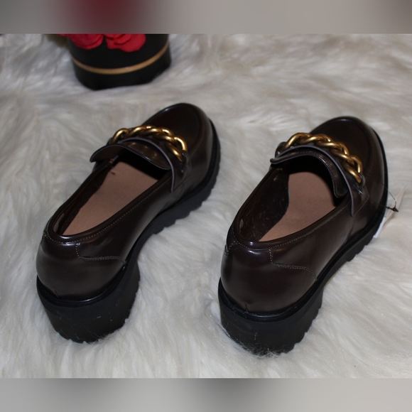 Lane Bryant NWT 10 Wide Women’s Faux Leather Brown Gold Chain Loafer Dress Shoes - Picture 8 of 9